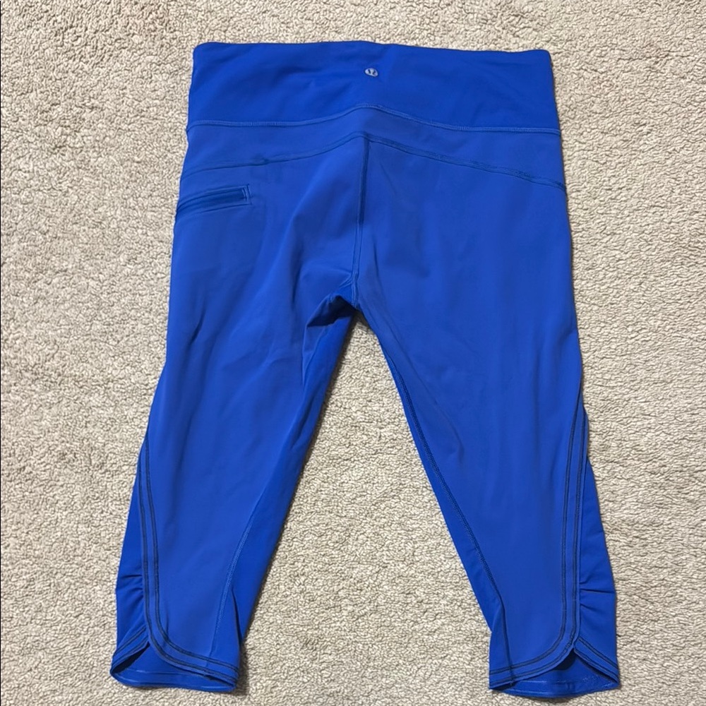 Lululemon Blue Crop Leggings Sz8 17” inseam - Picture 2 of 6